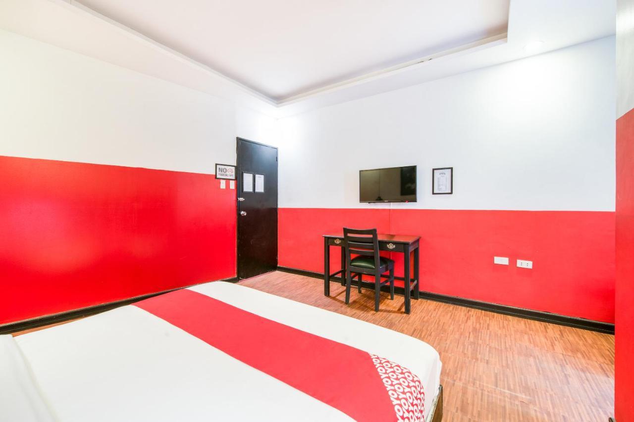 Oyo 432 Diamondwood Hotel Angeles Kültér fotó